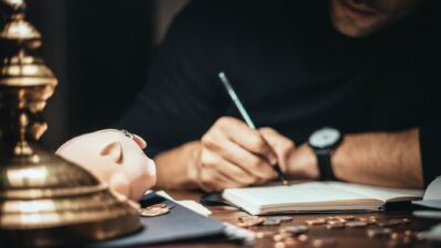 Educación financiera para hijos: enseñar a manejar la mesada